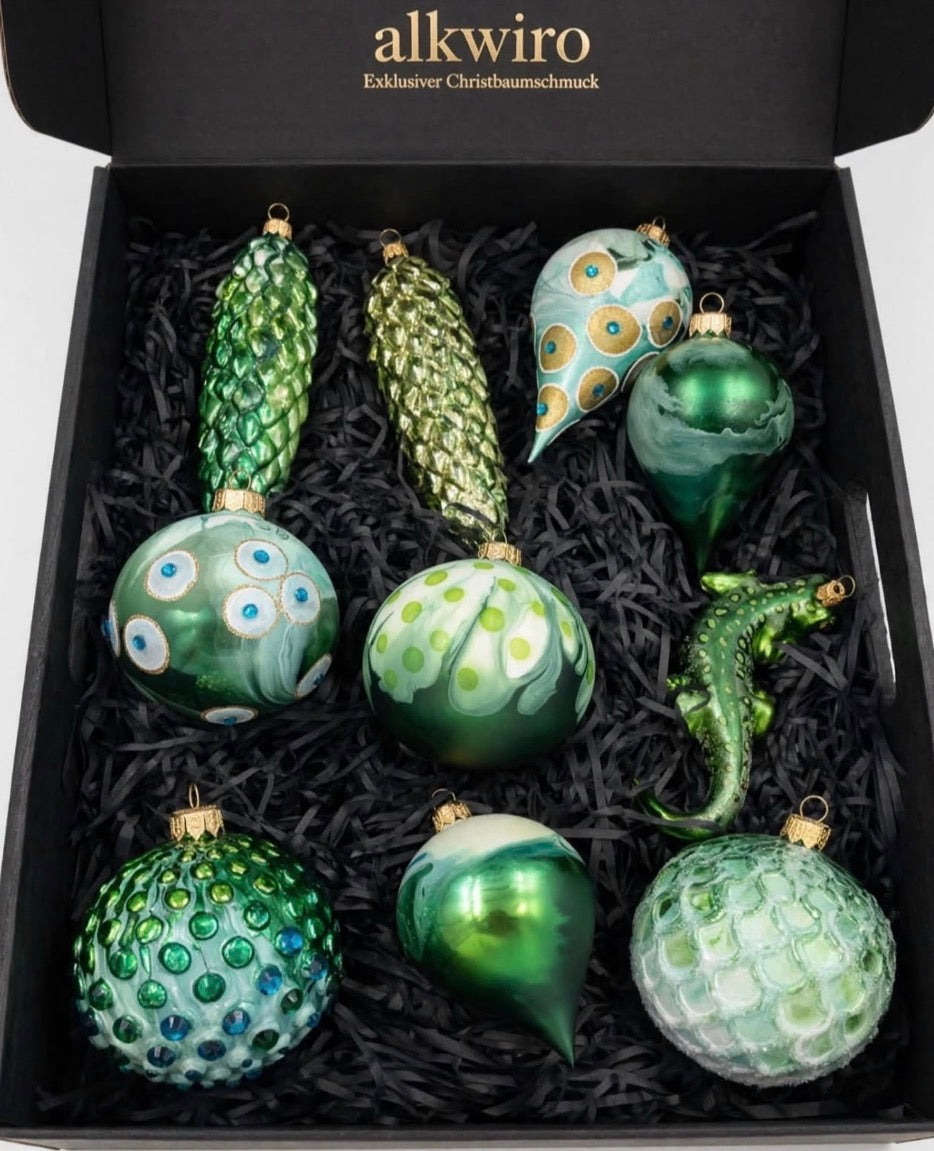 10er Set Weihnachtskugeln in Smaragdgrün, mundgeblasen, in schwarzer alkwiro Geschenkbox