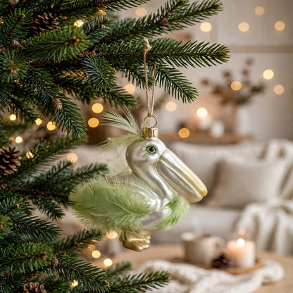 Gruener Pelikan am Weihnachtsbaum haengend echte Feder Cozy Deko
